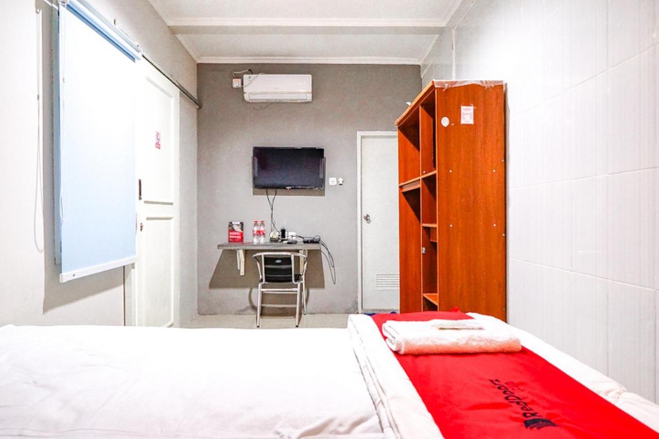 Reddoorz @ Citraland Surabaya Hotell Exteriör bild