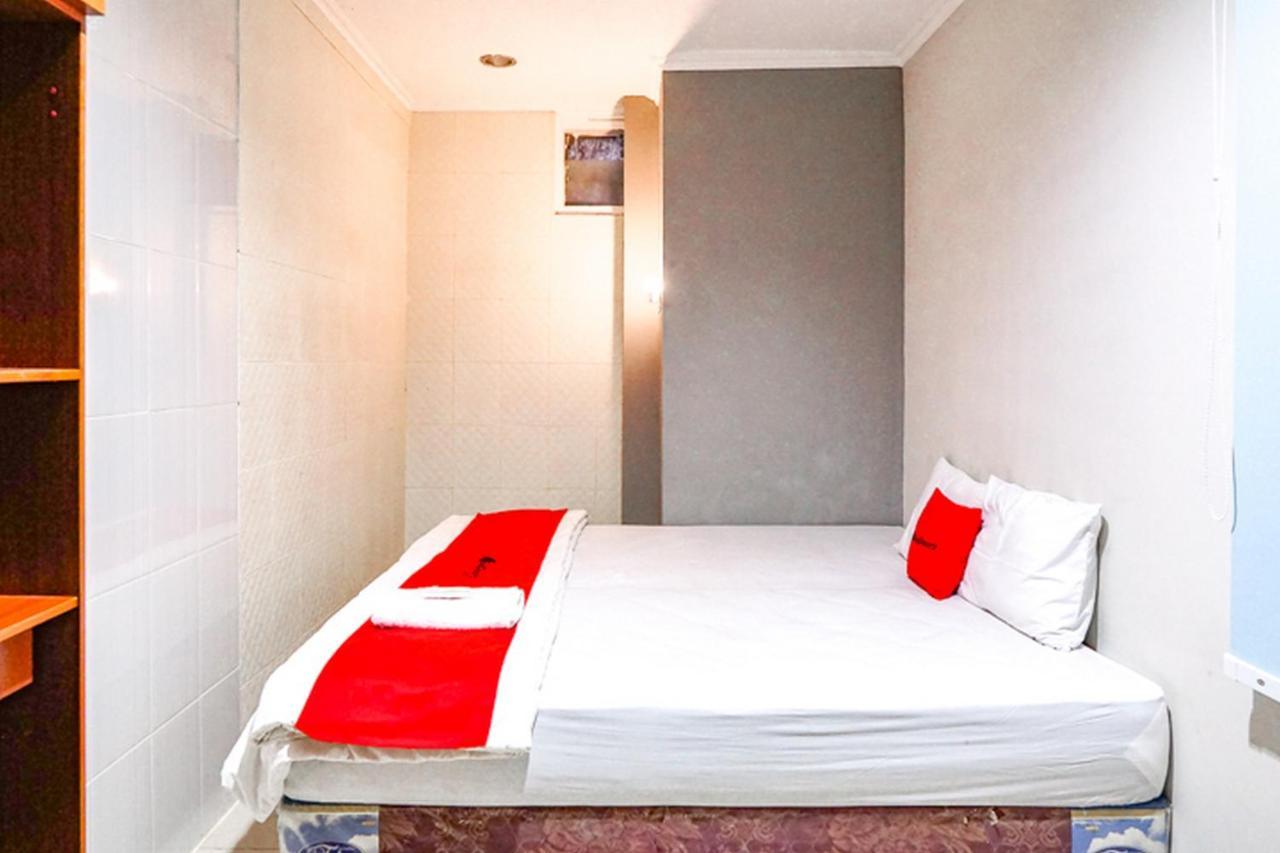 Reddoorz @ Citraland Surabaya Hotell Exteriör bild