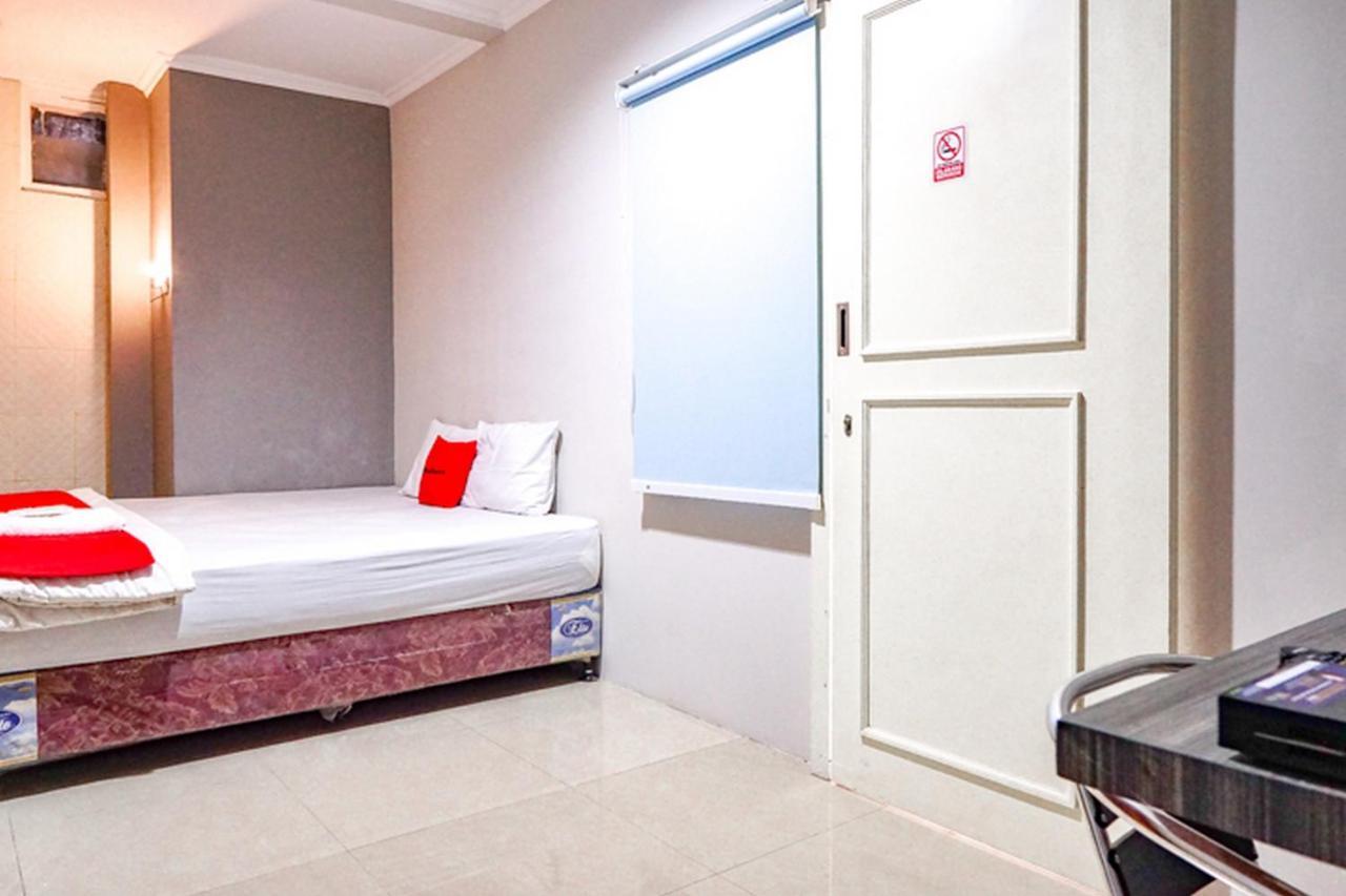Reddoorz @ Citraland Surabaya Hotell Exteriör bild